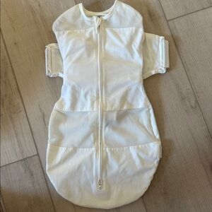 Happiest Baby SNOO Medium White Organic Cotton Baby Sleep Sack
